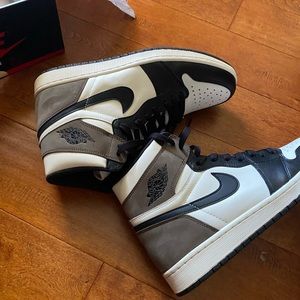 Jordan 1 mocha